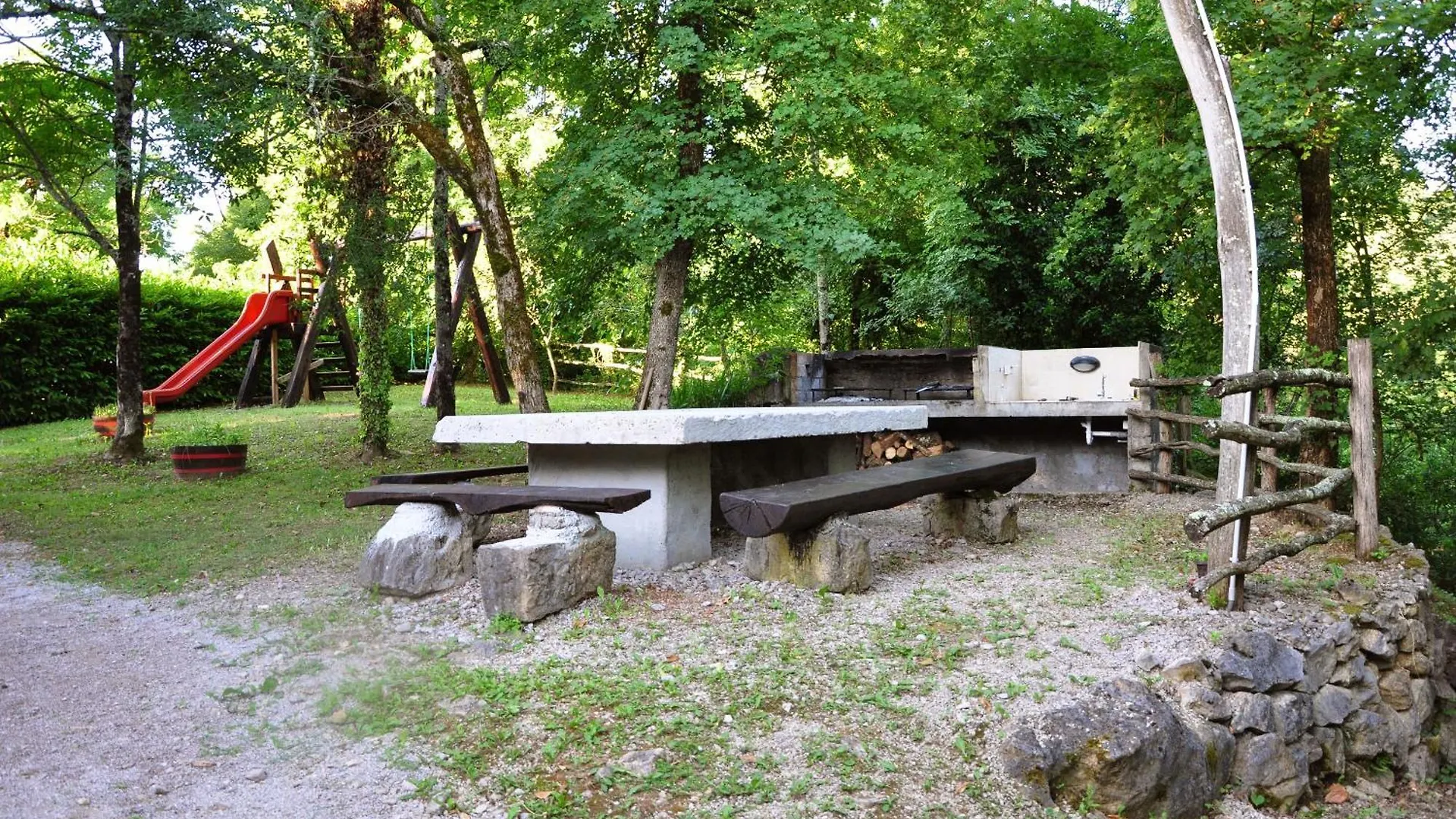 別荘 Ferienhaus In Kotli Mit Grill, Garten Und Gemeinschaftlichem Pool