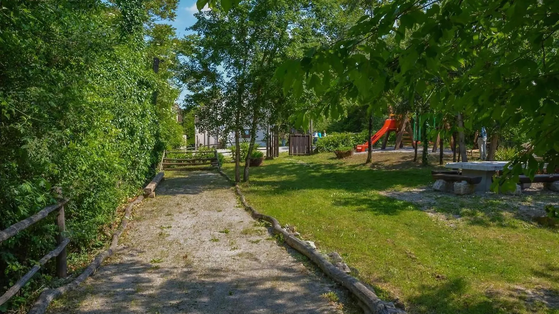 Ferienhaus In Kotli Mit Grill, Garten Und Gemeinschaftlichem Pool クロアチア