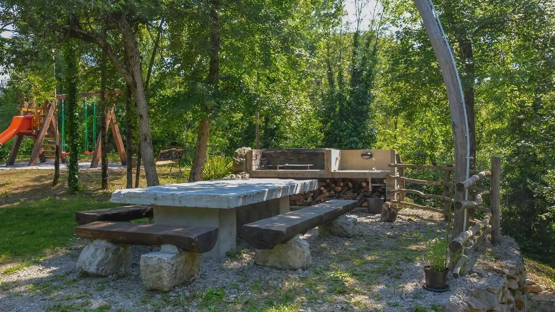 Ferienhaus In Kotli Mit Grill, Garten Und Gemeinschaftlichem Pool 別荘